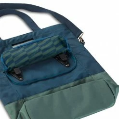 Sacoche Vélo Shopper Recyclé 20L URBAN PROOF Bleu Vert -Accessoires vélo de route Soldes Magasin sacoche velo commuter shopping 20l urban proof bleu 2